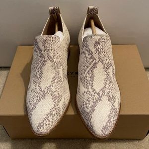 NEW Lucky Brand ankle booties (Lk-lenci)